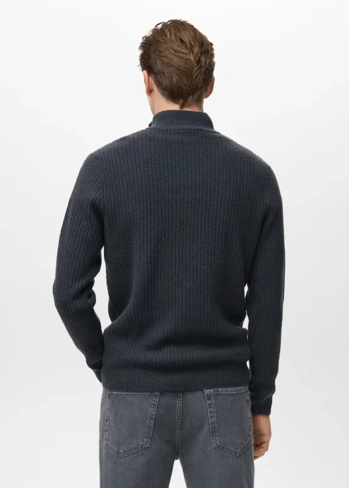 Sweter prążkowany z zamkiem błyskawicznym przy szyi Sweter prążkowany z zamkiem błyskawicznym przy szyi