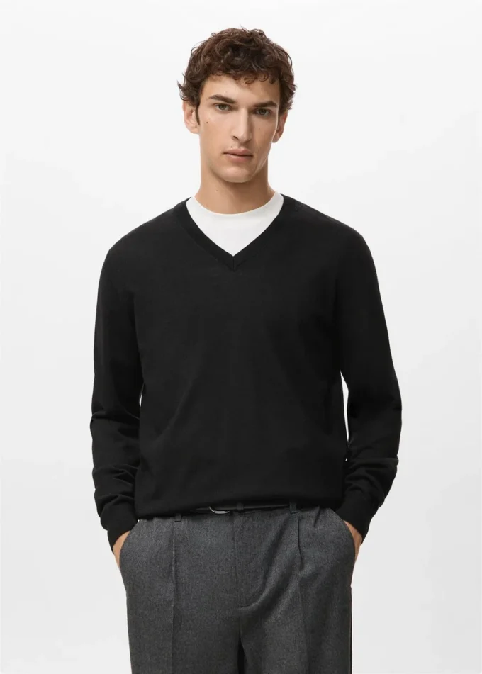 Sweter z dekoltem w serek, 100% wełna merynosowa Sweter z dekoltem w serek, 100% wełna merynosowa