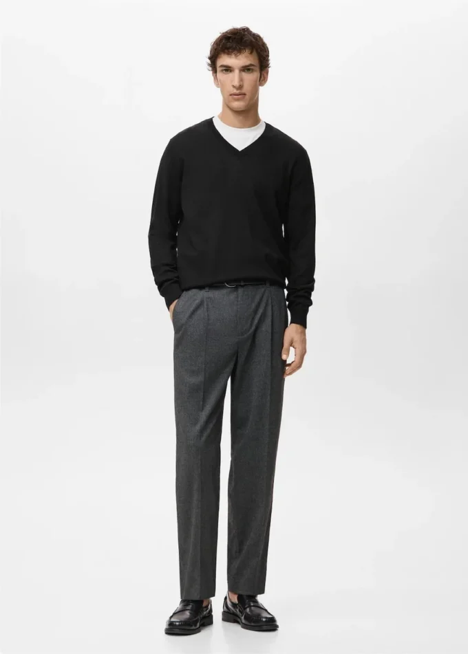 Sweter z dekoltem w serek, 100% wełna merynosowa Sweter z dekoltem w serek, 100% wełna merynosowa