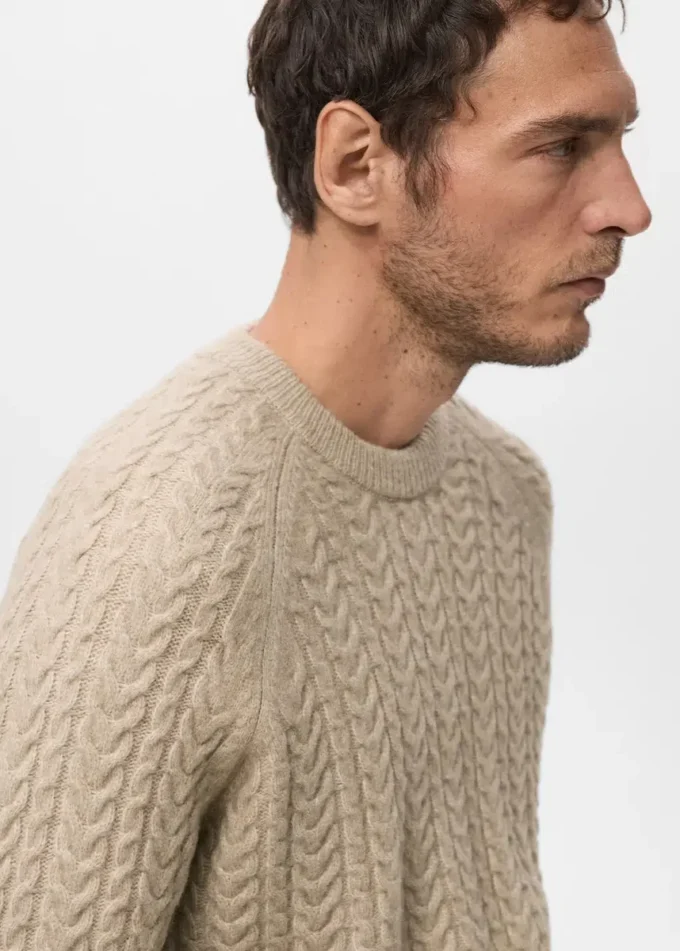 Sweter z dzianiny plecionej Sweter z dzianiny plecionej