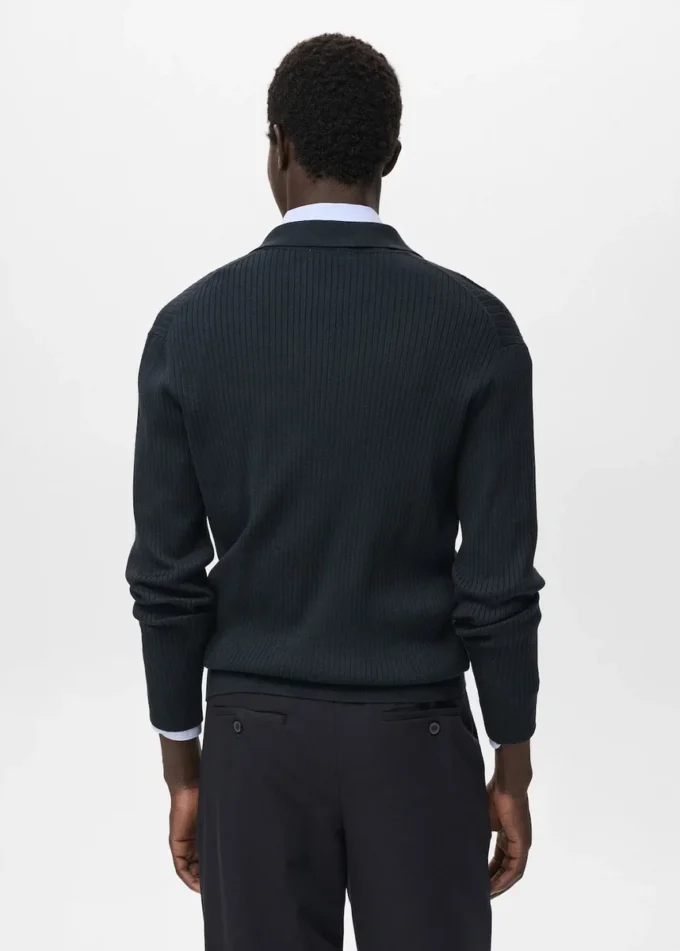 Sweter z dzianiny prążkowanej Sweter z dzianiny prążkowanej