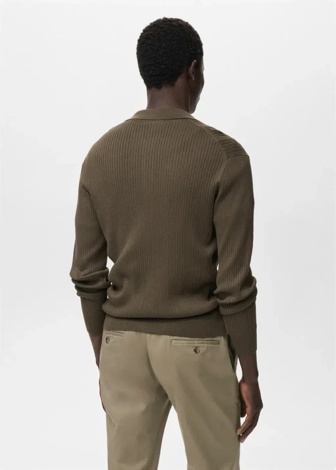 Sweter z dzianiny prążkowanej Sweter z dzianiny prążkowanej