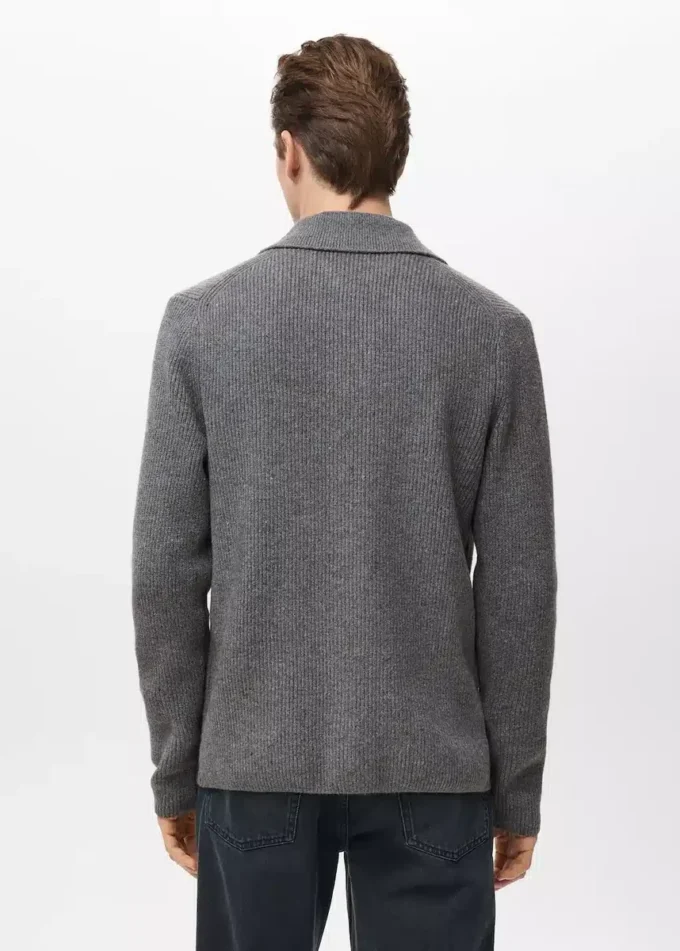 Sweter z dzianiny prążkowanej Sweter z dzianiny prążkowanej