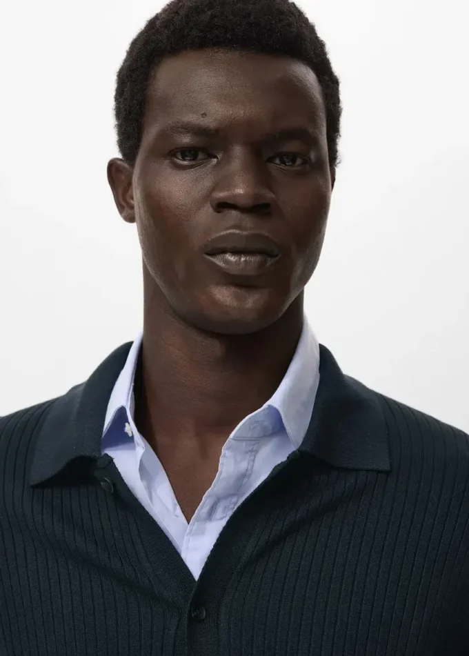 Sweter z dzianiny prążkowanej Sweter z dzianiny prążkowanej