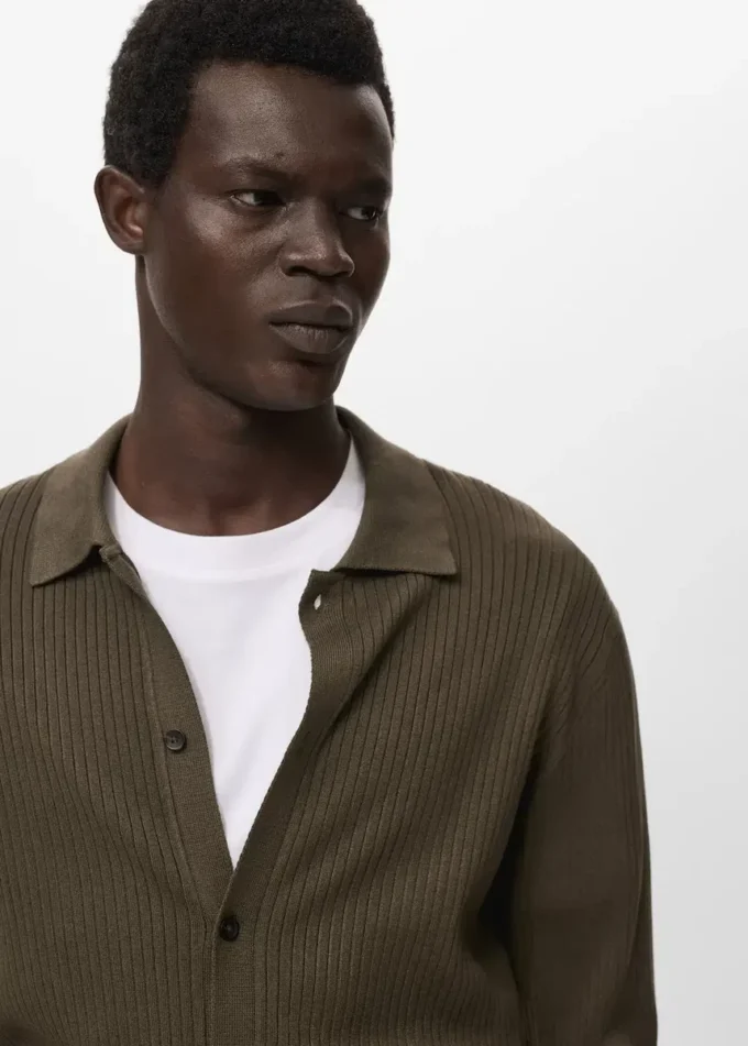 Sweter z dzianiny prążkowanej Sweter z dzianiny prążkowanej