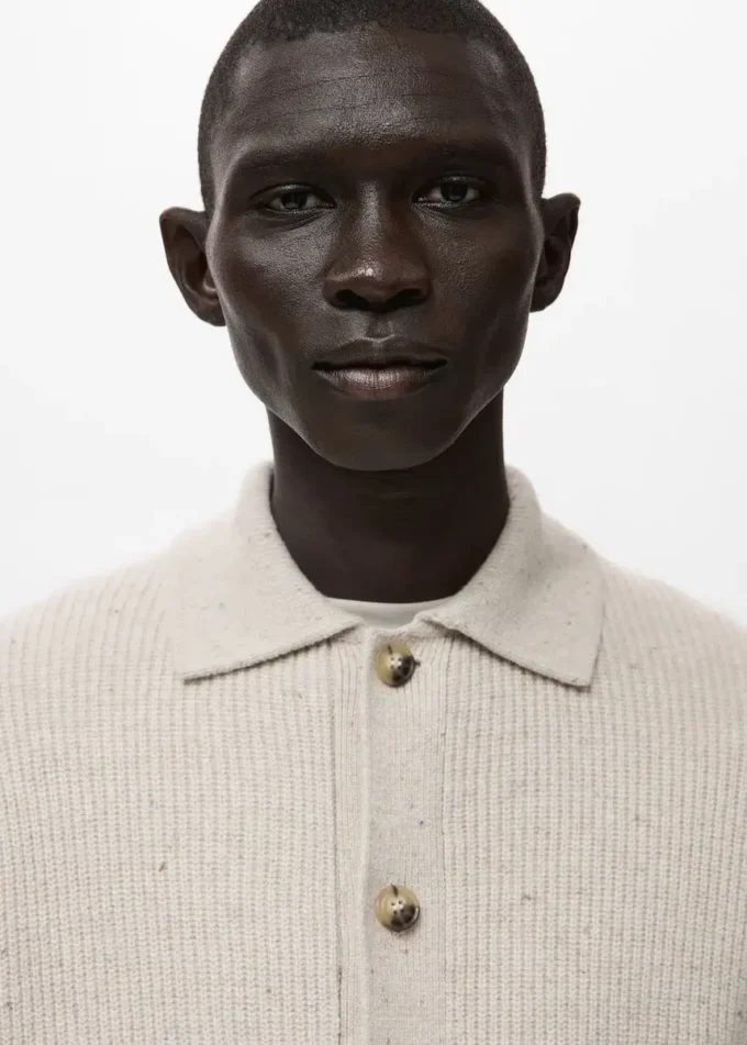 Sweter z dzianiny prążkowanej Sweter z dzianiny prążkowanej