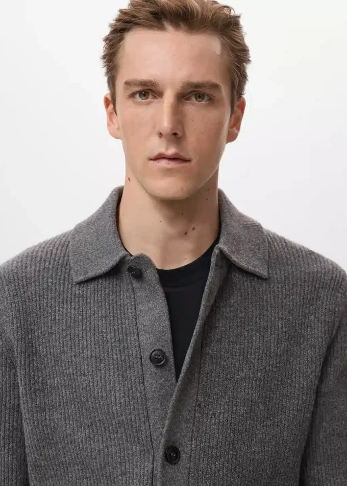 Sweter z dzianiny prążkowanej Sweter z dzianiny prążkowanej