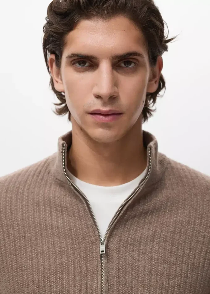 Sweter z dzianiny prążkowanej z zamkiem błyskawicznym Sweter z dzianiny prążkowanej z zamkiem błyskawicznym