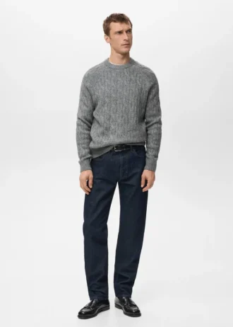 Sweter z dzianiny warkoczowej