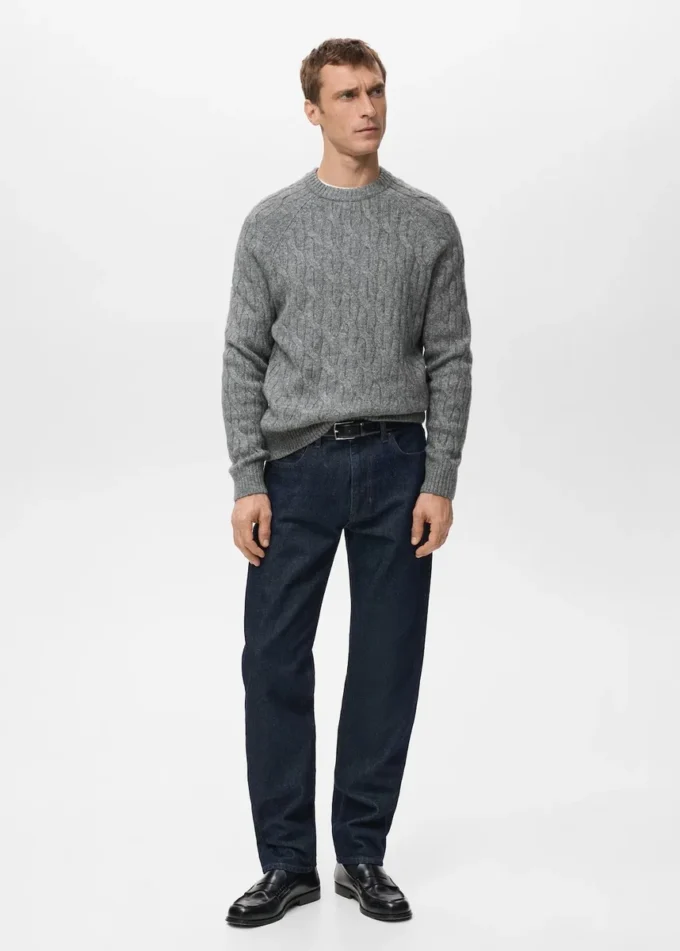 Sweter z dzianiny warkoczowej Sweter z dzianiny warkoczowej