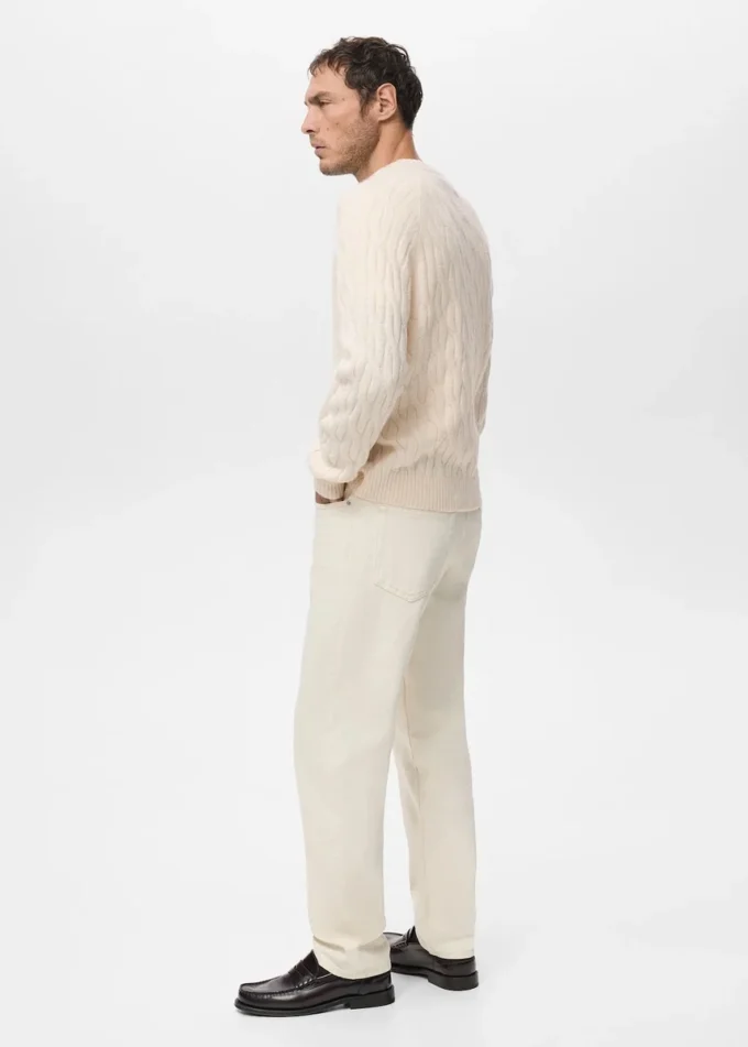 Sweter z dzianiny warkoczowej Sweter z dzianiny warkoczowej