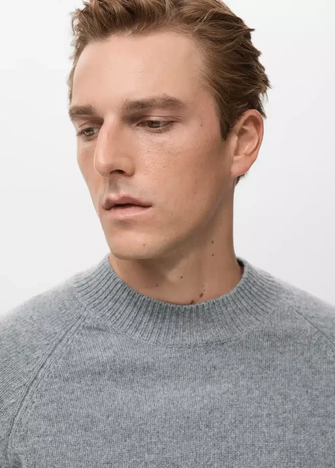 Sweter z dzianiny ze 100% włoskiej wełny Sweter z dzianiny ze 100% włoskiej wełny