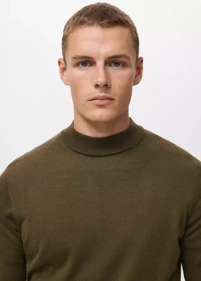 Sweter z golfem, 100% wełna merynosowa Sweter z golfem, 100% wełna merynosowa