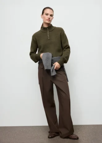 Sweter z golfem i guzikami Sweter z golfem i guzikami