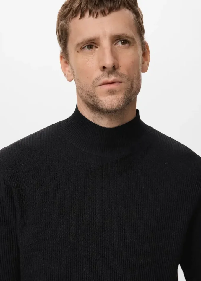 Sweter z golfem z dzianiny prążkowanej Sweter z golfem z dzianiny prążkowanej