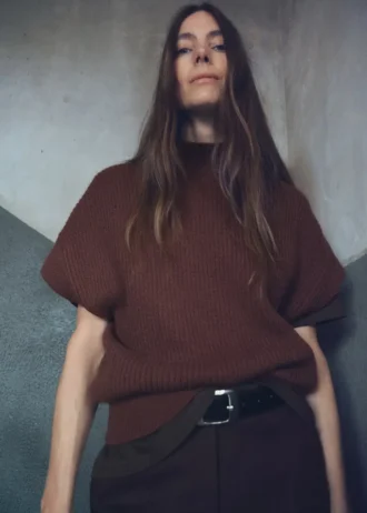 Sweter z krótkim rękawem i stójką Sweter z krótkim rękawem i stójką