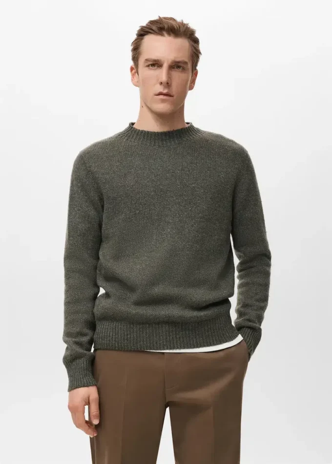 Sweter z mieszanki wełny z prążkowanym dekoltem Sweter z mieszanki wełny z prążkowanym dekoltem