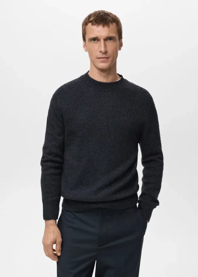 Sweter z mieszanki wełny z prążkowanym dekoltem Sweter z mieszanki wełny z prążkowanym dekoltem