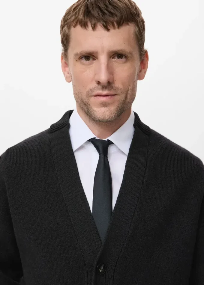 Swobodny kardigan z dzianiny Swobodny kardigan z dzianiny