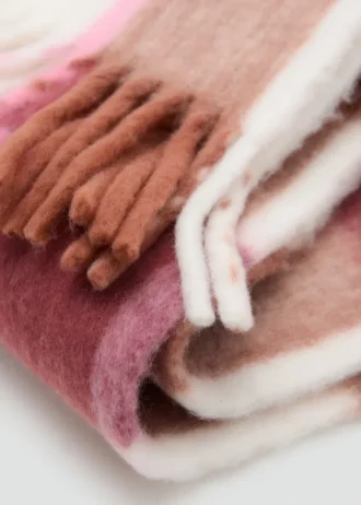 Szalik w kratkę z frędzlami