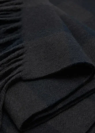 Szalik w kratkę z frędzlami