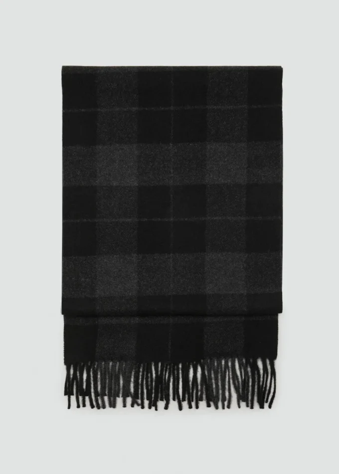 Szalik w kratkę z frędzlami Szalik w kratkę z frędzlami