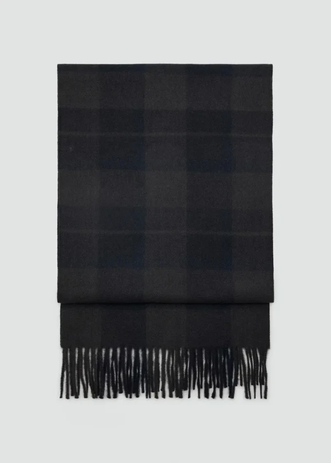 Szalik w kratkę z frędzlami Szalik w kratkę z frędzlami