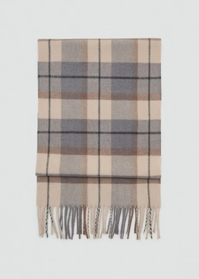 Szalik w kratkę z frędzlami Szalik w kratkę z frędzlami