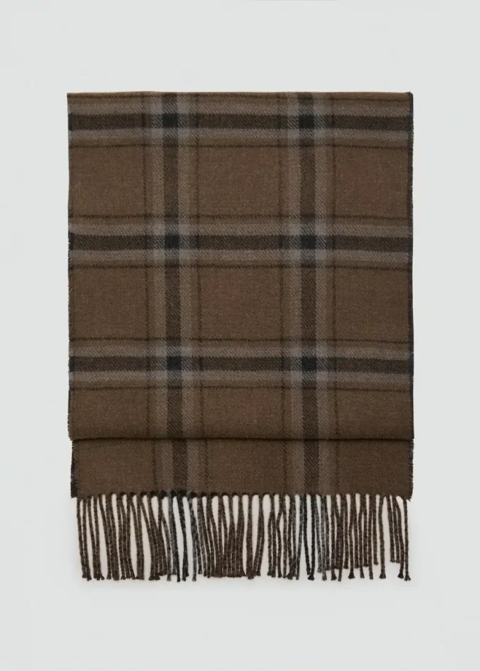 Szalik w kratkę z frędzlami Szalik w kratkę z frędzlami