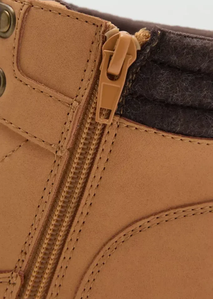 Sznurowane buty górskie Sznurowane buty górskie