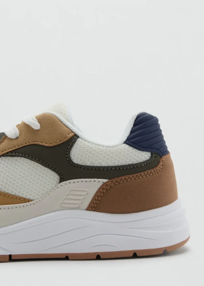 Sznurowane sneakersy z mieszanych materiałów Sznurowane sneakersy z mieszanych materiałów