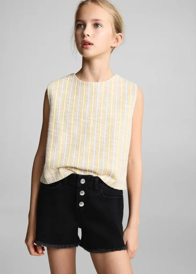 Szorty jeansowe z postrzępionym brzegiem Szorty jeansowe z postrzępionym brzegiem