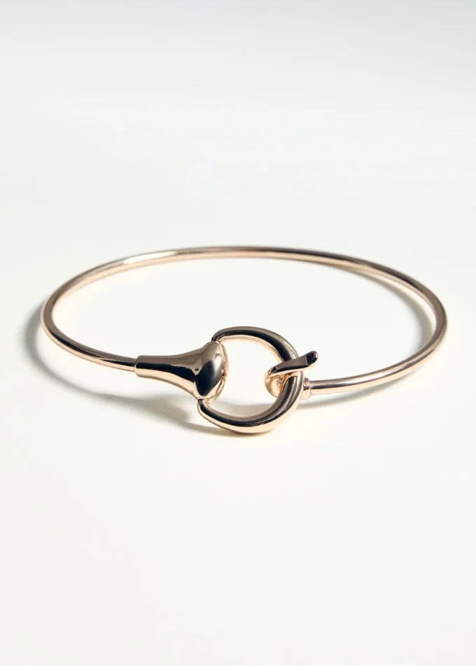 Sztywny kołnierzyk typu choker