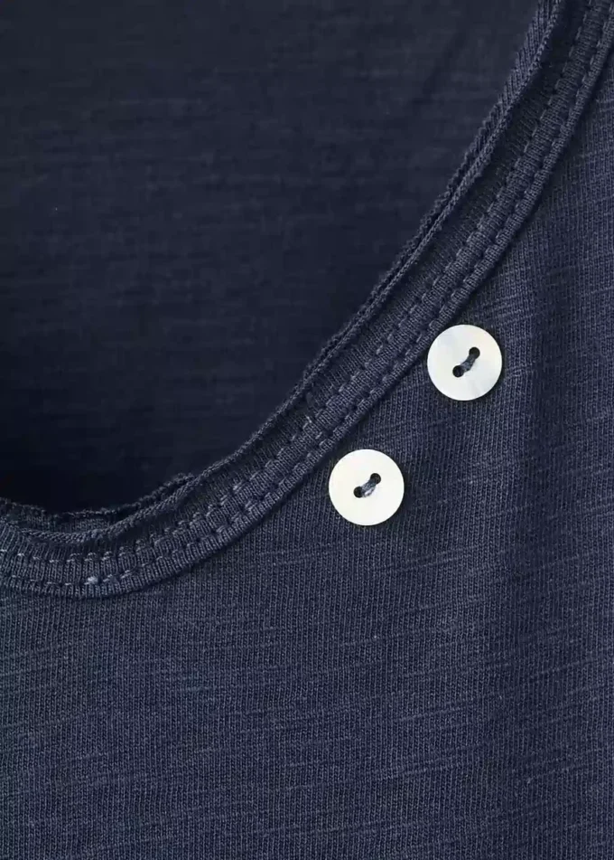 T-shirt z guzikami z masy perłowej T-shirt z guzikami z masy perłowej