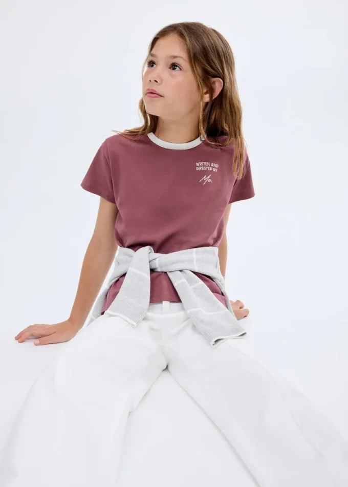 T-shirt z haftowanym kontrastowym kołnierzem T-shirt z haftowanym kontrastowym kołnierzem