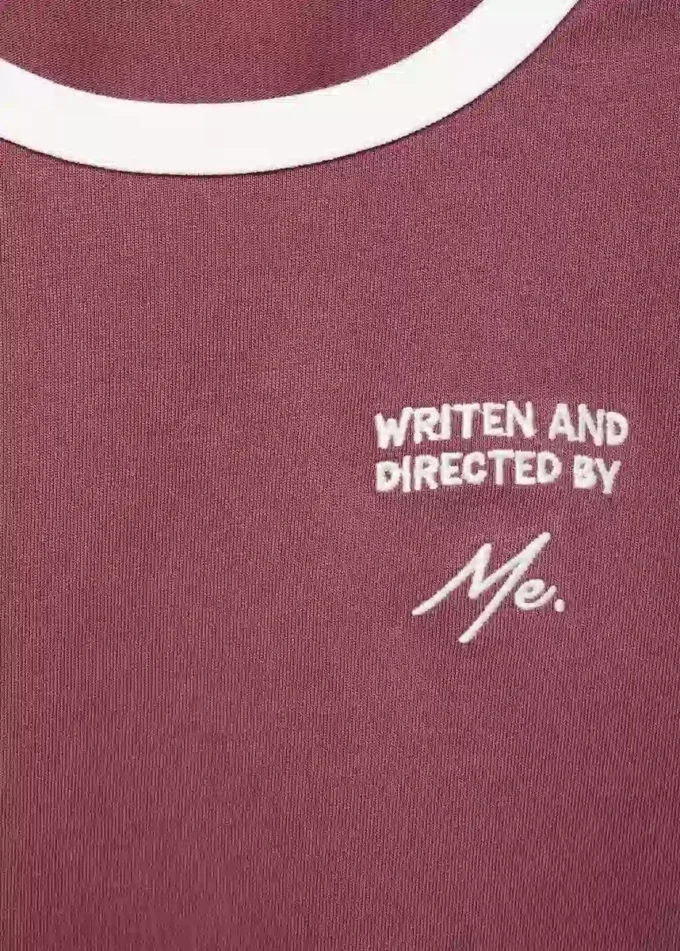 T-shirt z haftowanym kontrastowym kołnierzem T-shirt z haftowanym kontrastowym kołnierzem