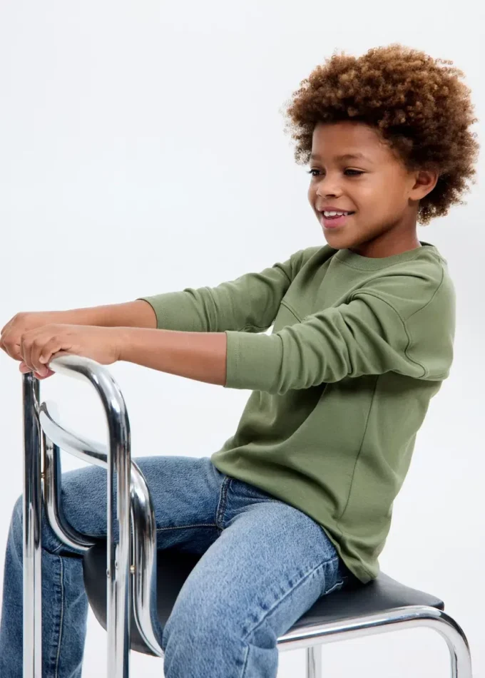 T-shirt z kieszenią i detalami szwów T-shirt z kieszenią i detalami szwów