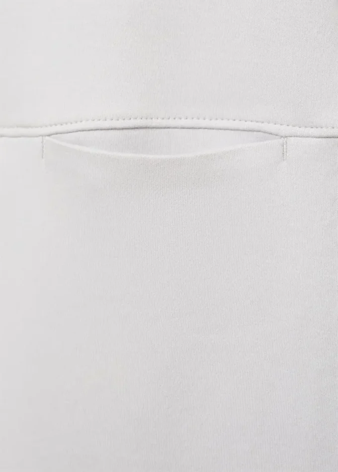 T-shirt z kieszenią i detalami szwów T-shirt z kieszenią i detalami szwów