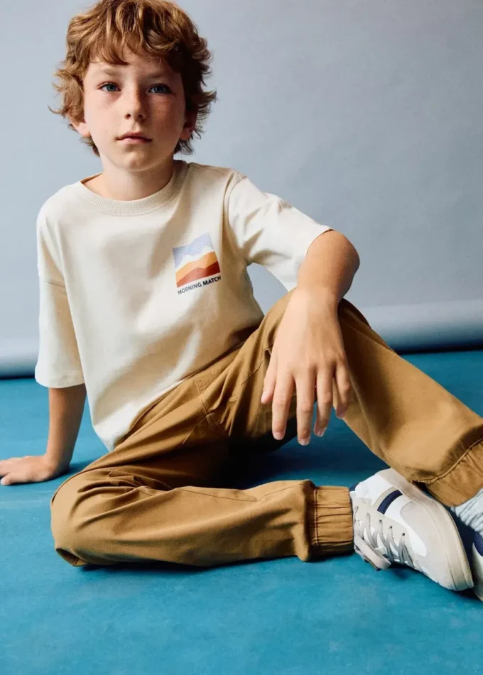 T-shirt z nadrukiem i krótkimi rękawami T-shirt z nadrukiem i krótkimi rękawami