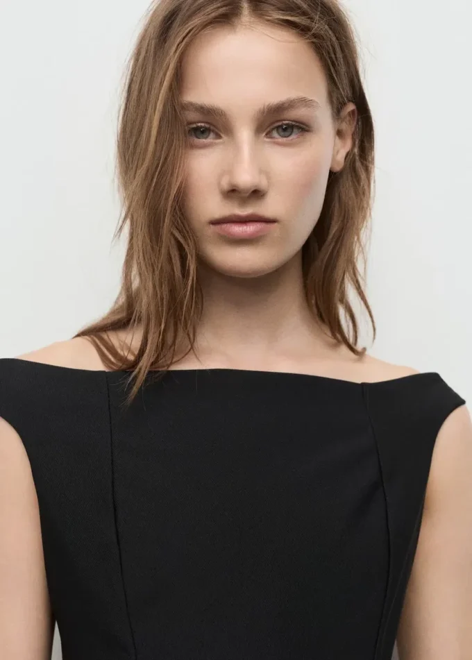 Top bez ramiączek z falbaną Top bez ramiączek z falbaną