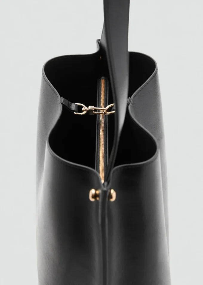 Torba typu bucket z metalowymi detalami Torba typu bucket z metalowymi detalami