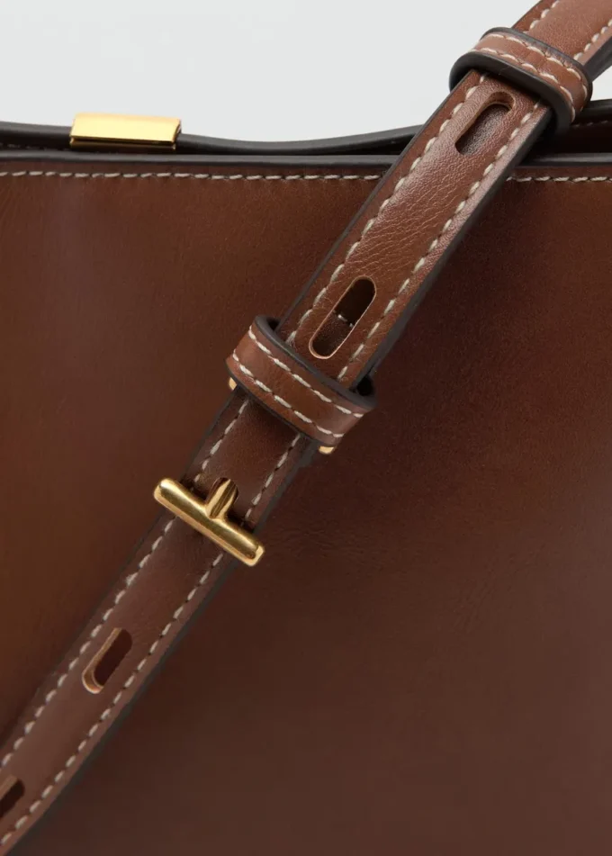 Torba typu bucket z metalowymi detalami Torba typu bucket z metalowymi detalami