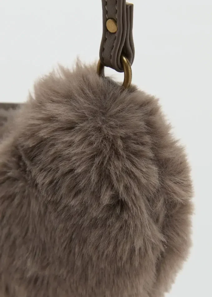 Torebka z imitacji futra w kształcie serca Torebka z imitacji futra w kształcie serca