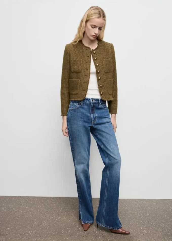 Tweedowa marynarka z guzikami imitującymi klejnoty Tweedowa marynarka z guzikami imitującymi klejnoty
