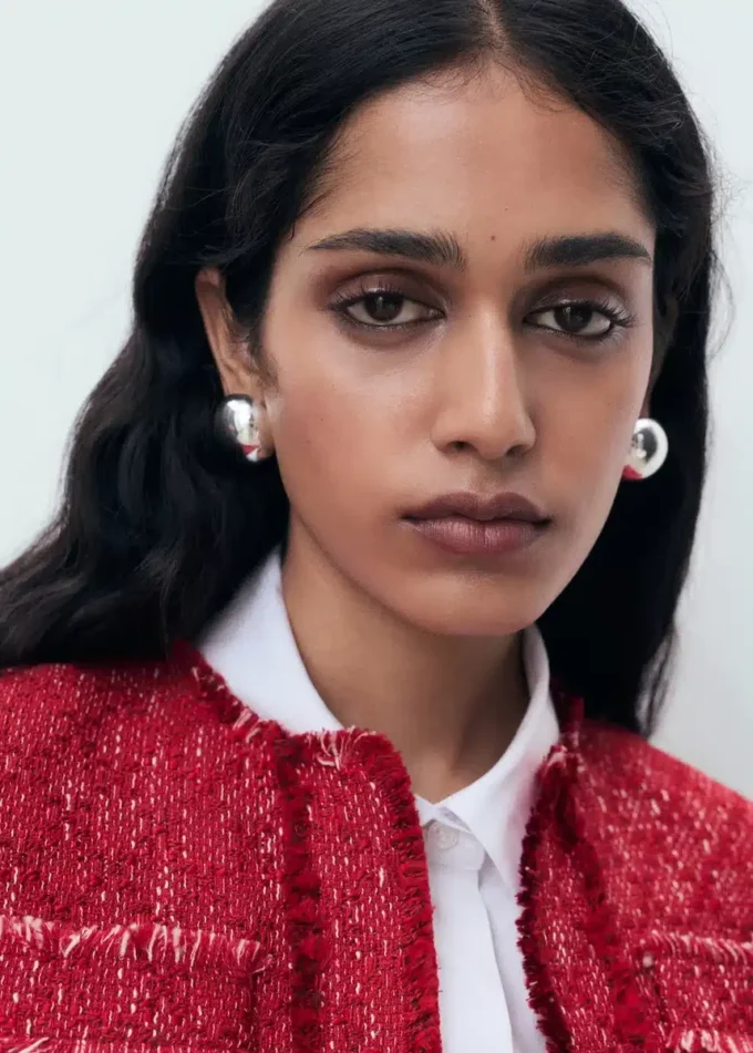 Tweedowa marynarka z postrzępionymi końcami Tweedowa marynarka z postrzępionymi końcami