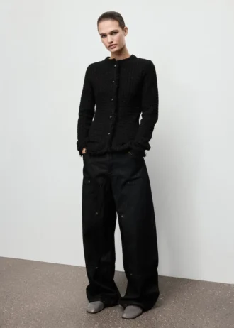 Tweedowy kardigan z postrzępionymi wykończeniami