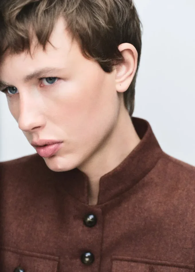 Wełniana marynarka z kołnierzem stójką i kieszeniami Wełniana marynarka z kołnierzem stójką i kieszeniami