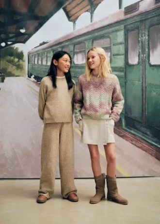 Dzianinowy sweter z prążkowanym wykończeniem