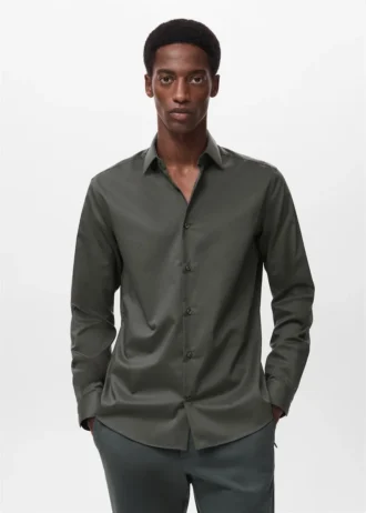 Wygodna, nie wymagająca prasowania koszula z elastycznego materiału Wygodna, nie wymagająca prasowania koszula z elastycznego materiału