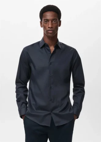 Wygodna, nie wymagająca prasowania koszula z elastycznego materiału Wygodna, nie wymagająca prasowania koszula z elastycznego materiału